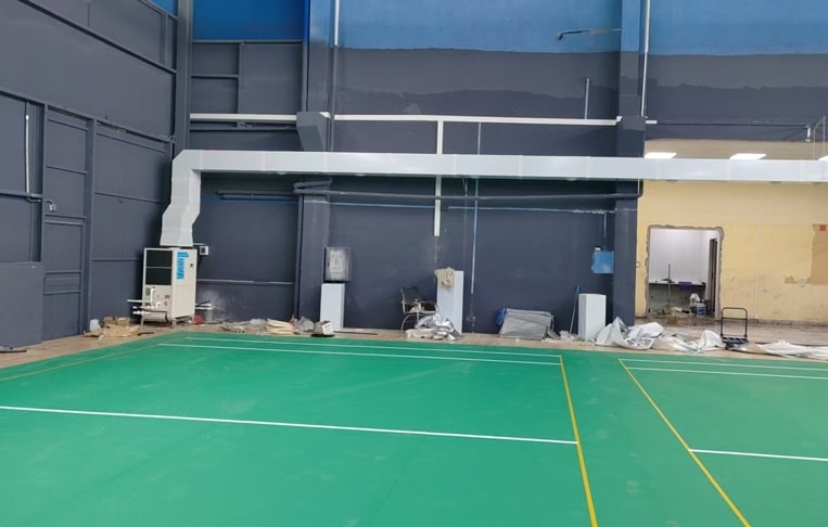 室內羽毛球館降溫空調安裝工業省電空調-立式管道機