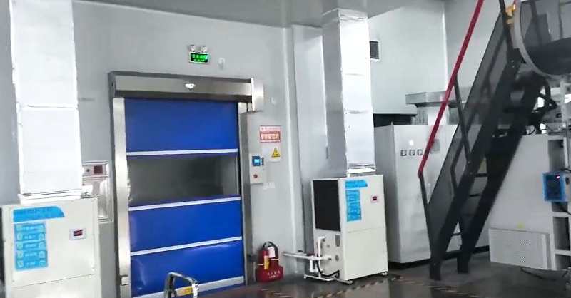 工業(yè)廠房區(qū)域崗位降溫，安裝星科蒸發(fā)冷省電空調(diào)-立式管道機